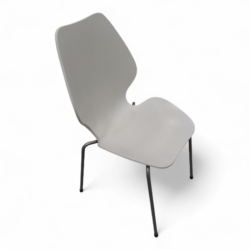 City plast, 4 ben Hvit plast, grått