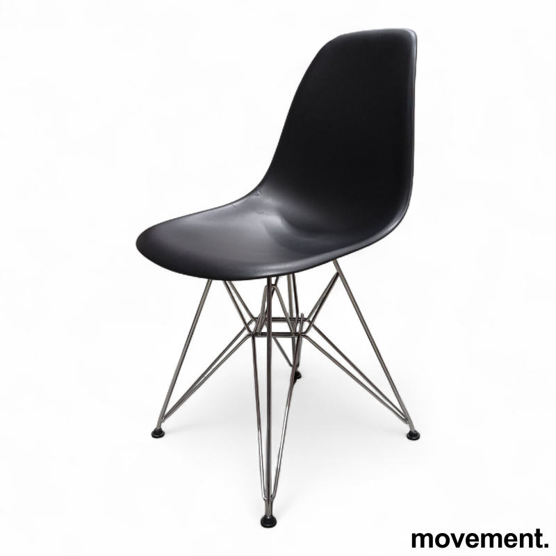 Eames Plastic Side Chair DSR Mørk - 1 / 2
