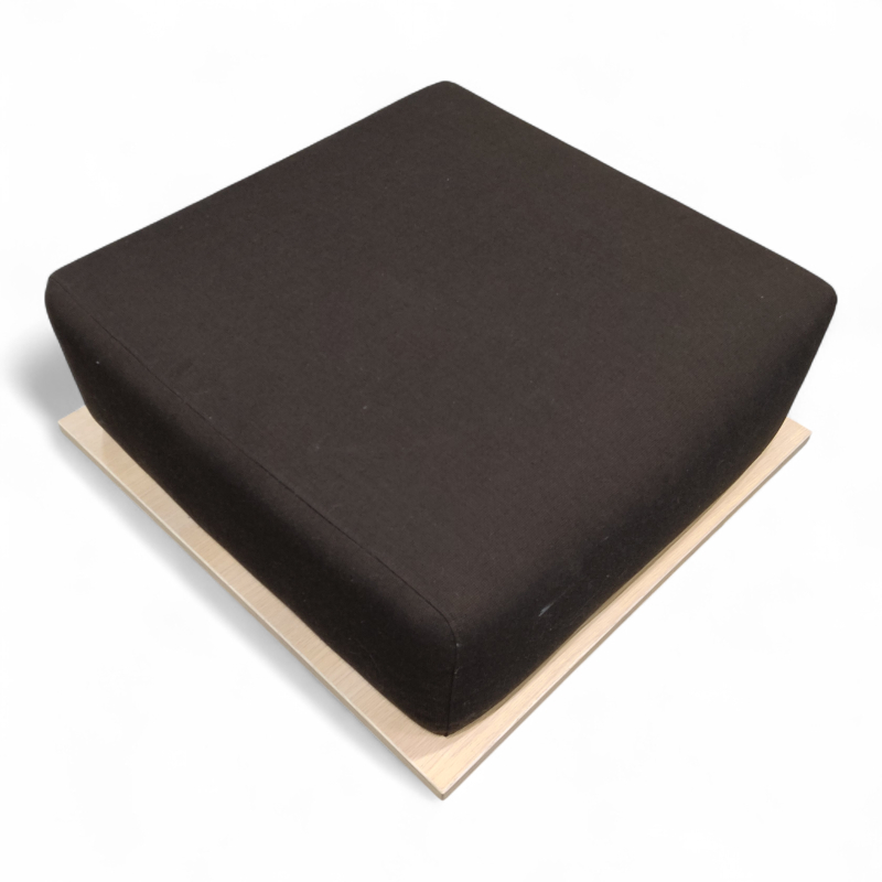 Meet ottoman Brunt stoff ullmix