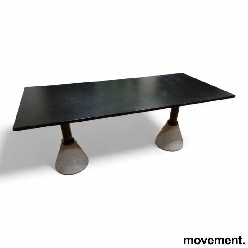 Møtebord 180x80 med betongfot Sort