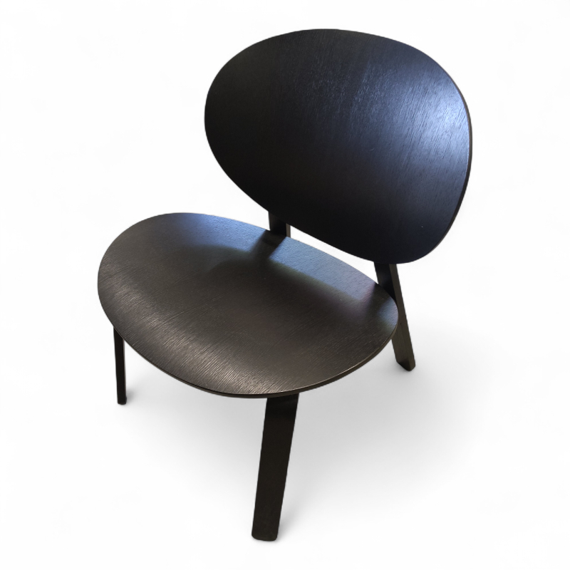 Fröset Sortlakkert treverk, Pent