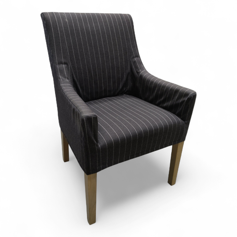 Strauss Mørk grått stoff med hvite