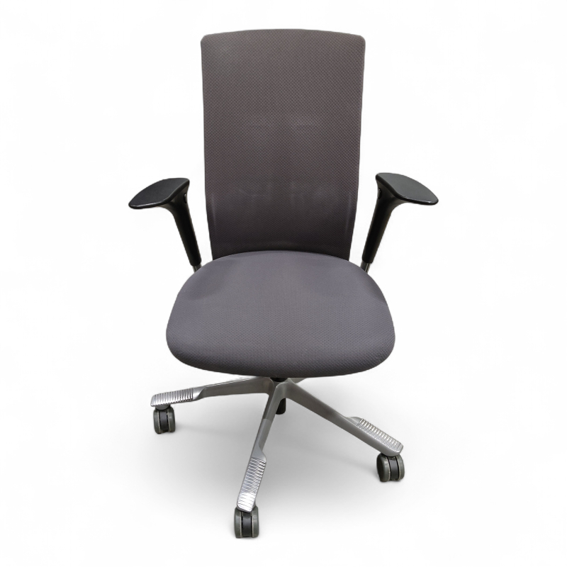 Futu 1020 med armlene Grått stoff,