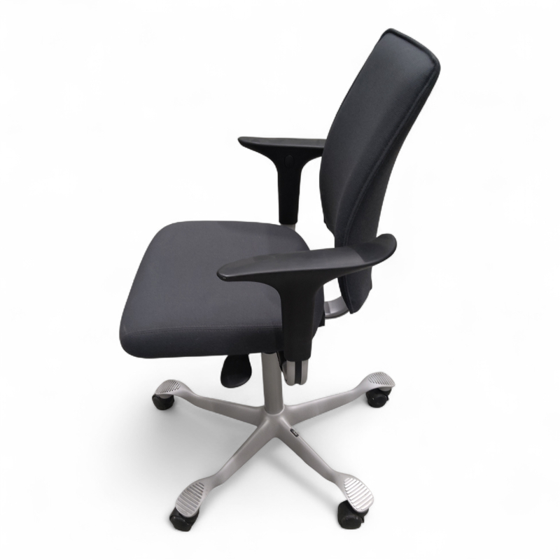 H05 5400 armlene Mørkt grått stoff