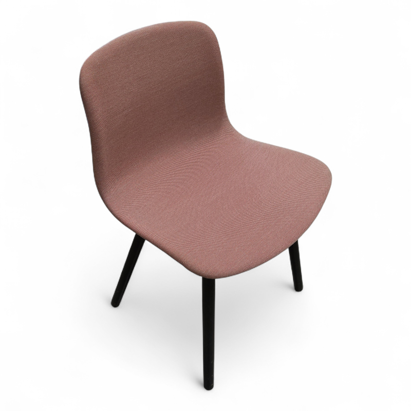 About a chair AAC 13 Rosa stoff,