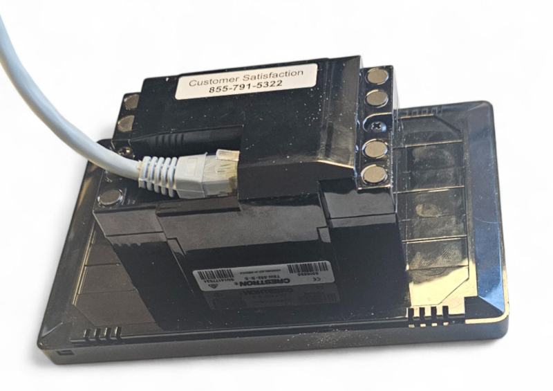 Crestron TSW-552-B-S, kontroller