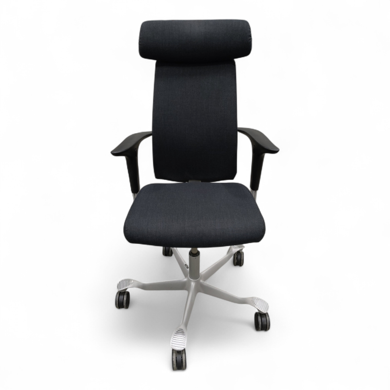 H05 5500 med nakkepute og armlene