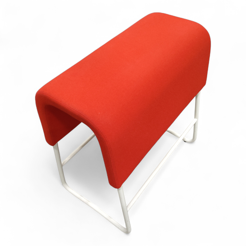 Plint barstol 60cm, lav Rødt stoff