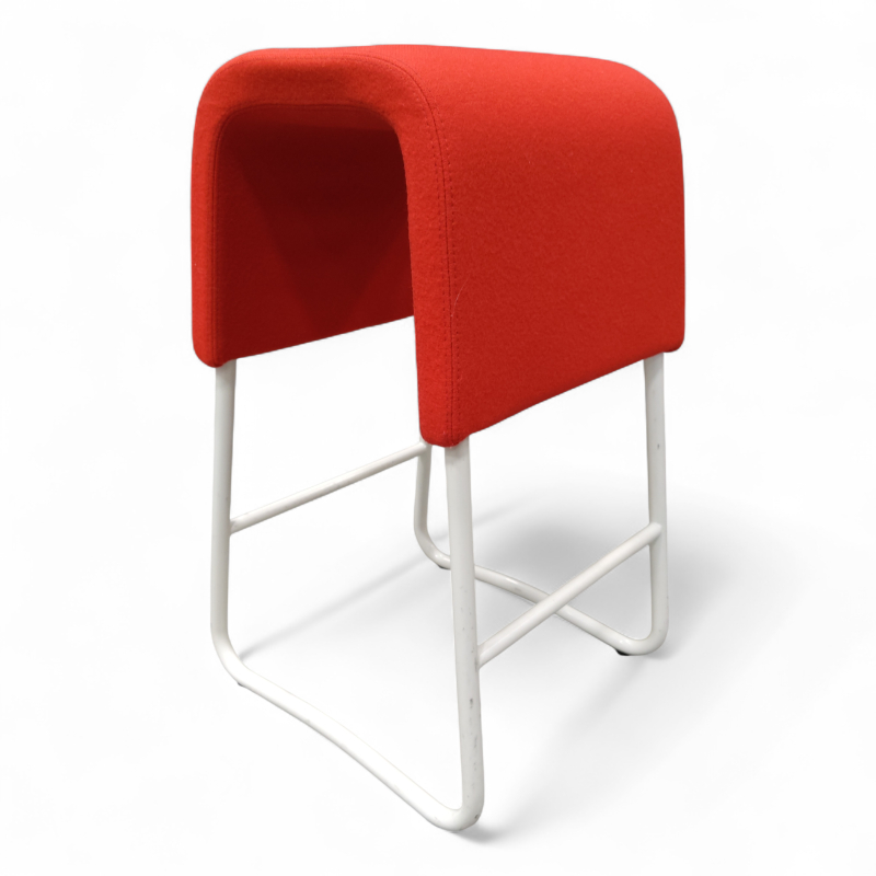 Plint barstol 38cm, lav Rødt stoff