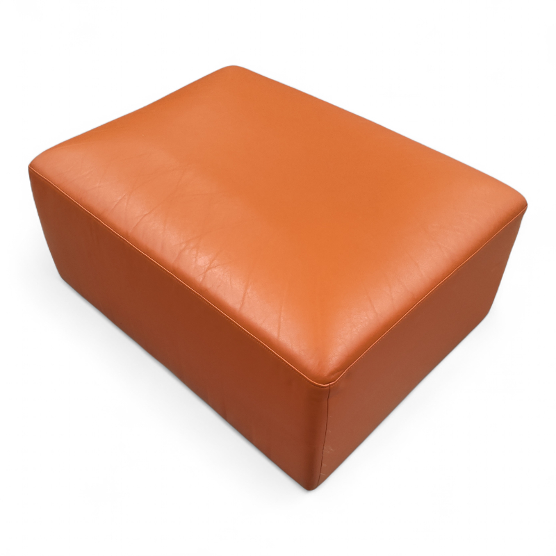 OK 004 pouf Brunt skinn, Pent brukt