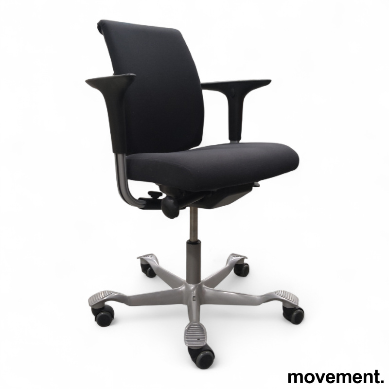 H05 5300 swingbackarmlene Mørkt - 1 / 2