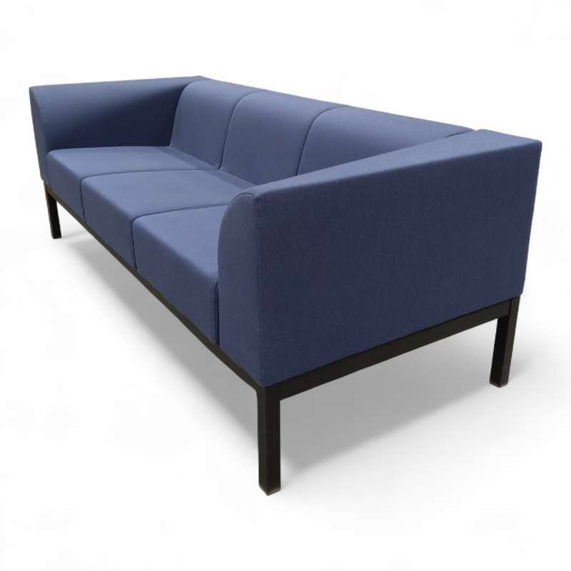 Edge 3-seter sofa Blått stoff, sort