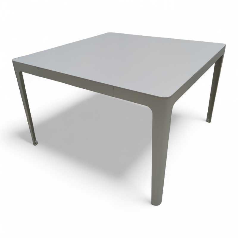 Ava barbord 140x140cm, høyde 87cm