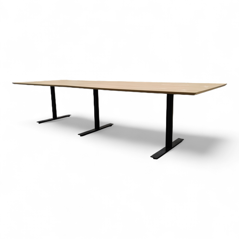 Inline møtebord 320x110cm Eik