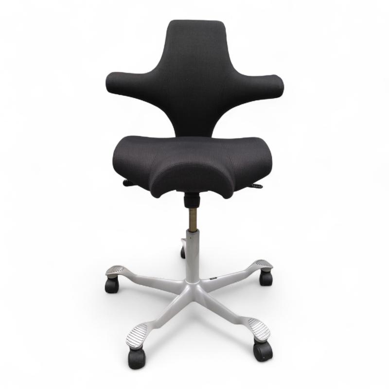 Capisco 8106 standard høyde Mørkt