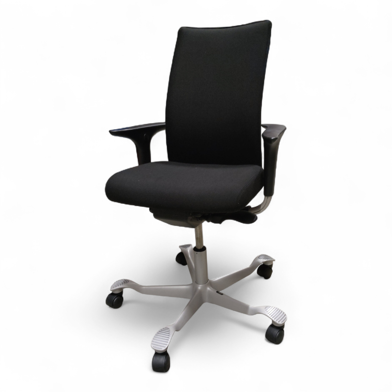 H05 5600 Swingback-armlene Sort