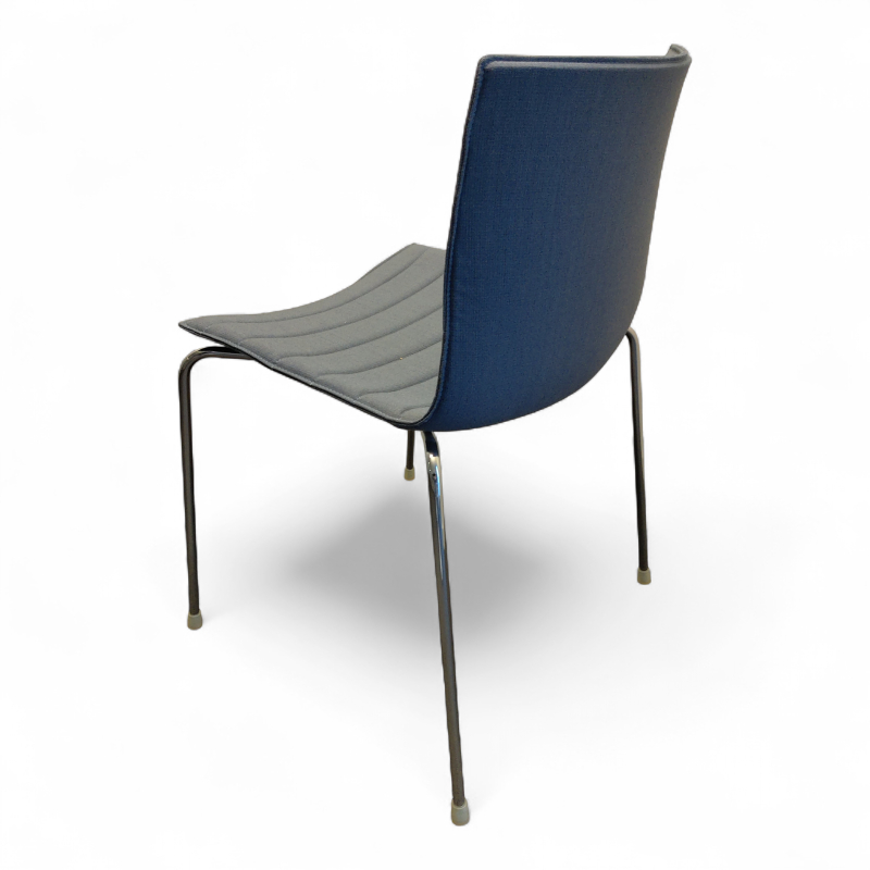 Catifa 46 fullpolstret, 4 ben Blått