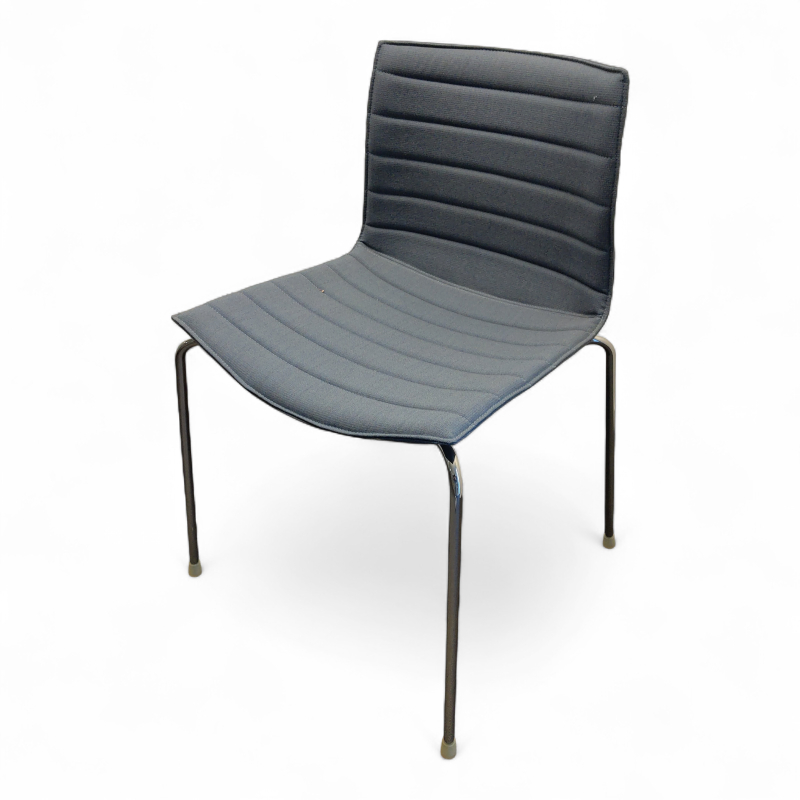 Catifa 46 fullpolstret, 4 ben Blått