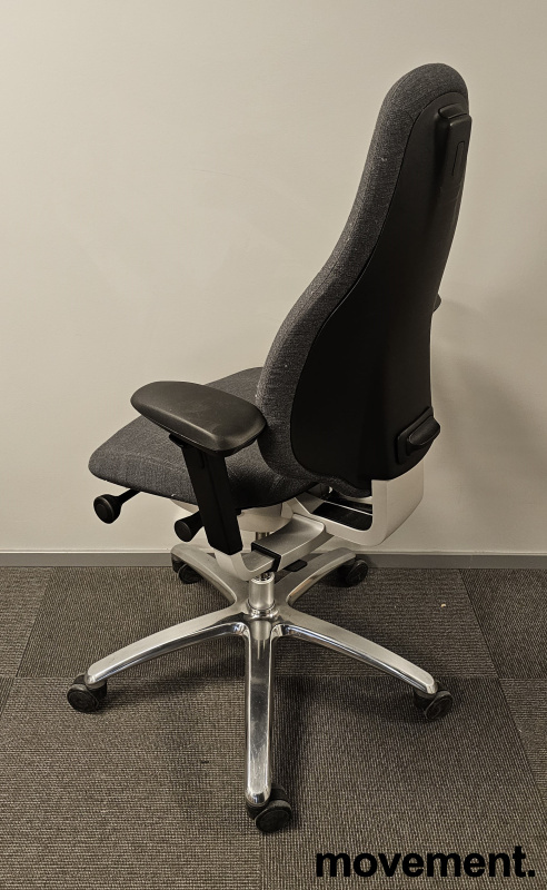 Mereo 220 med armlene  Grått stoff - 2 / 3