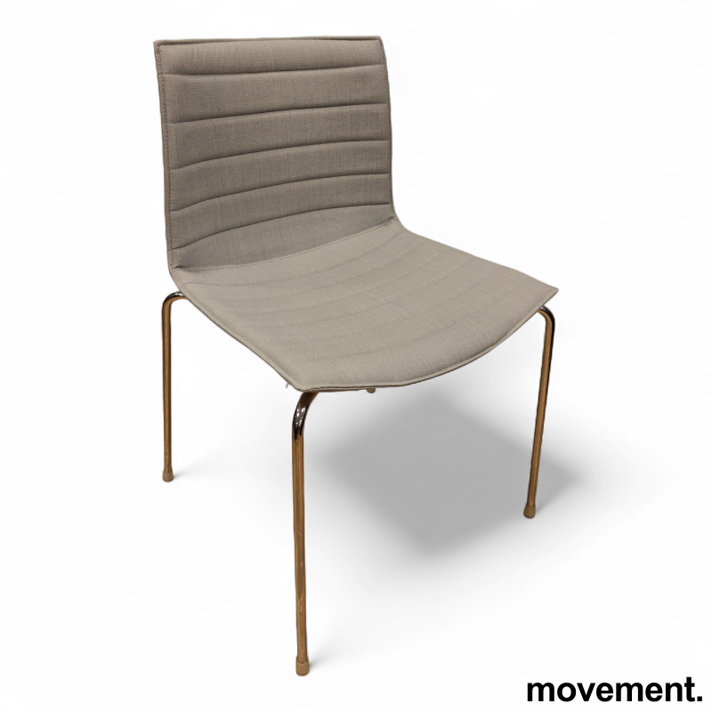 Catifa 46 fullpolstret, 4 ben Lys - 1 / 3