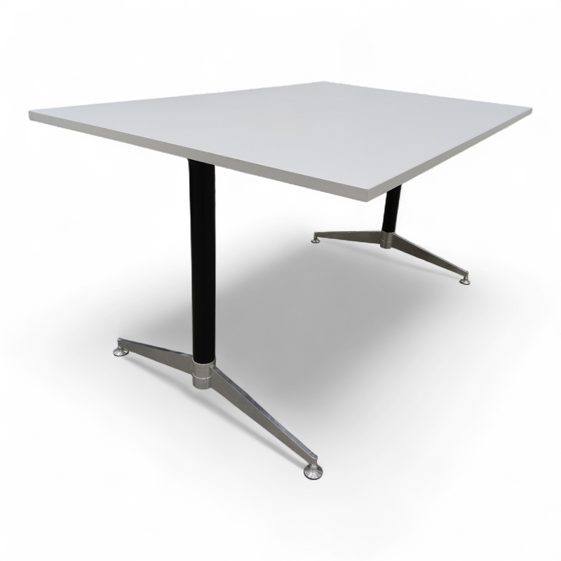 Møtebord 140x90cm Hvit laminat