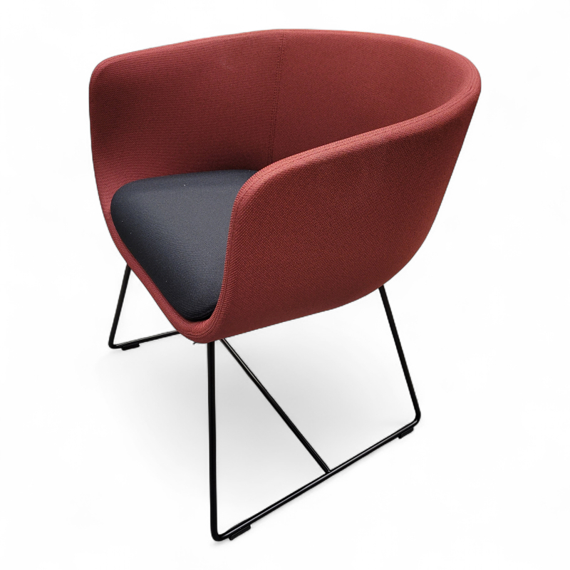 NU 20V3 armchair Rødt stoff