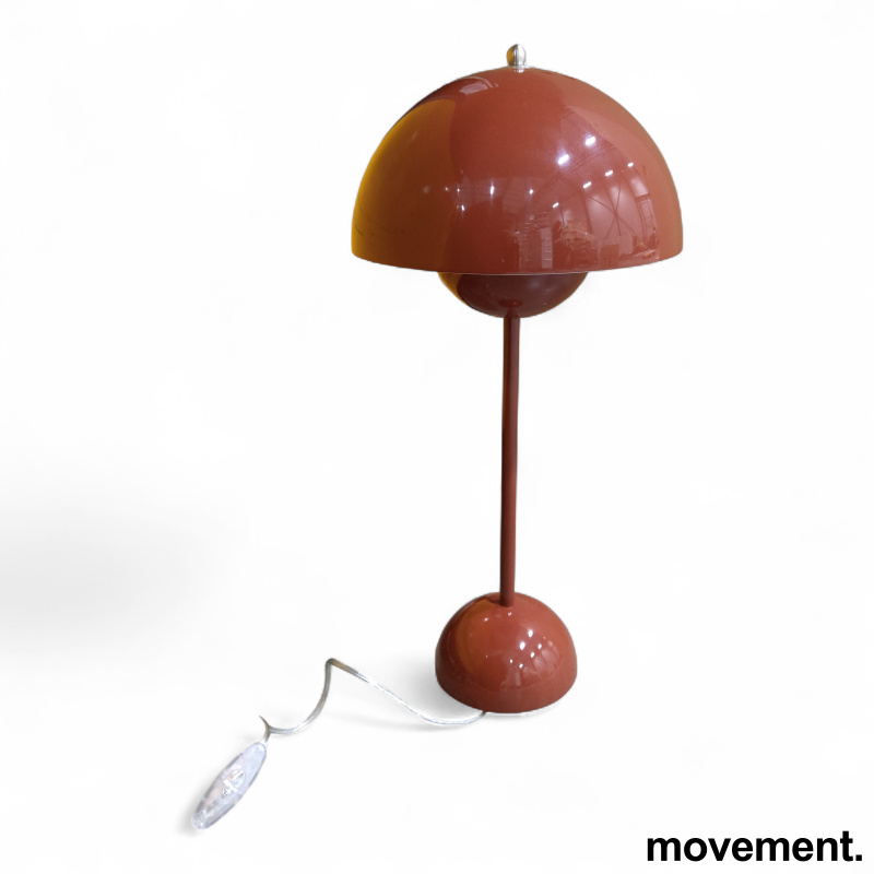 Flowerpot VP3 bordlampe