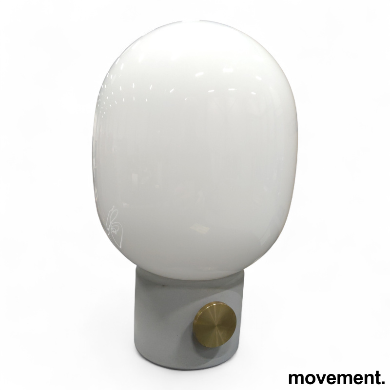 JWDA bordlampe Betongfot, messing