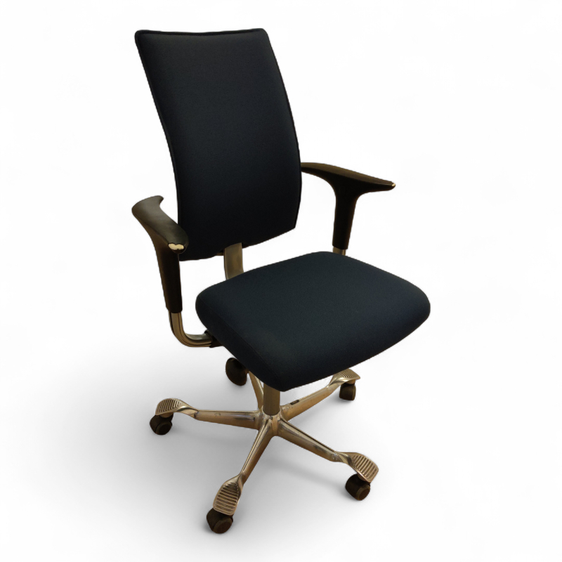 H05 5600 Swingback-armlene Blått