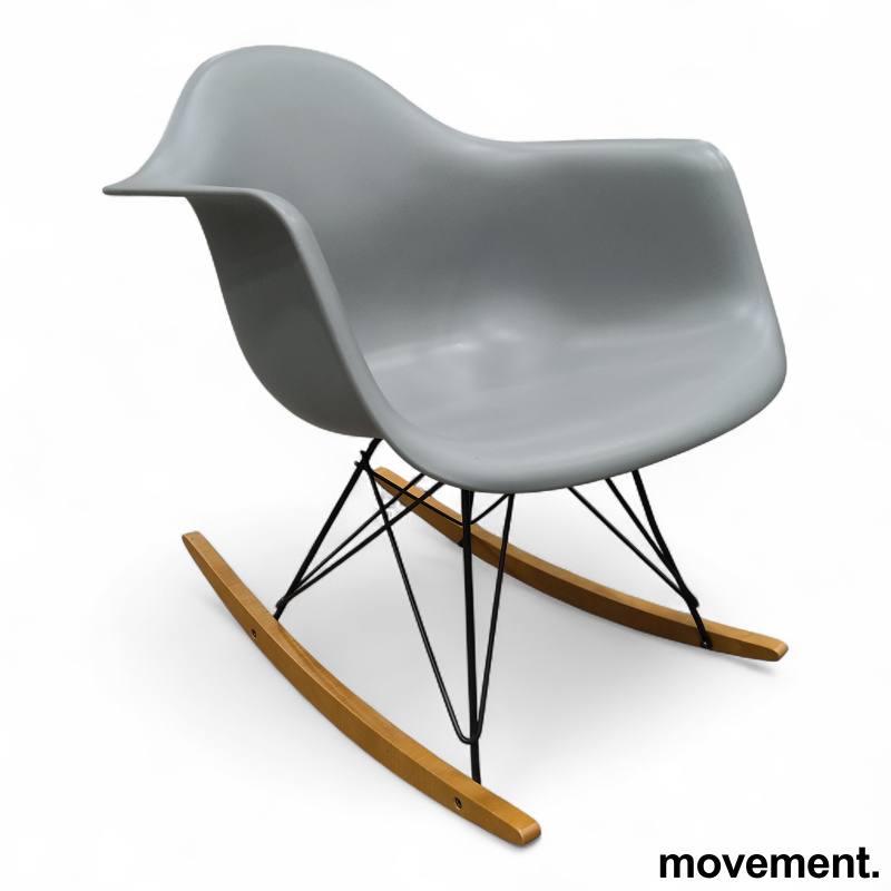 Eames Plastic Armchair RAR - 1 / 3