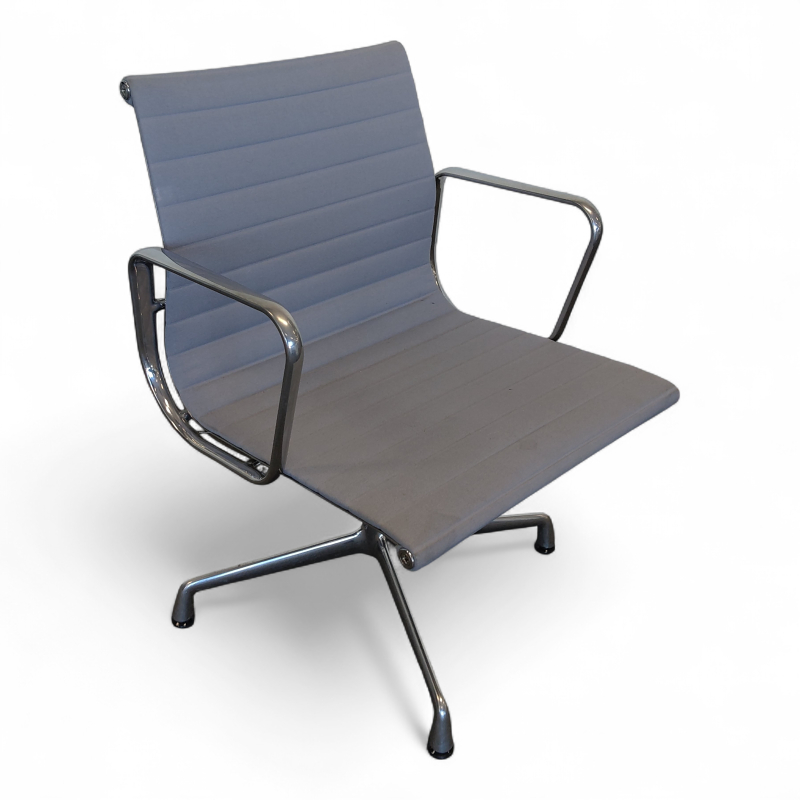 Aluminium Chair EA108 Lyst grått