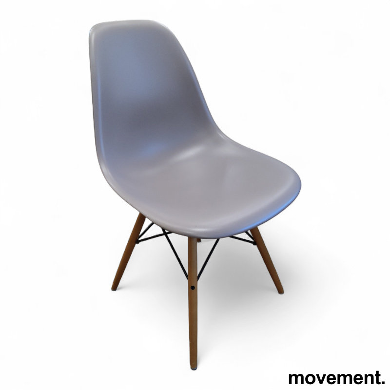 Eames Plastic Side Chair DSW - 1 / 2