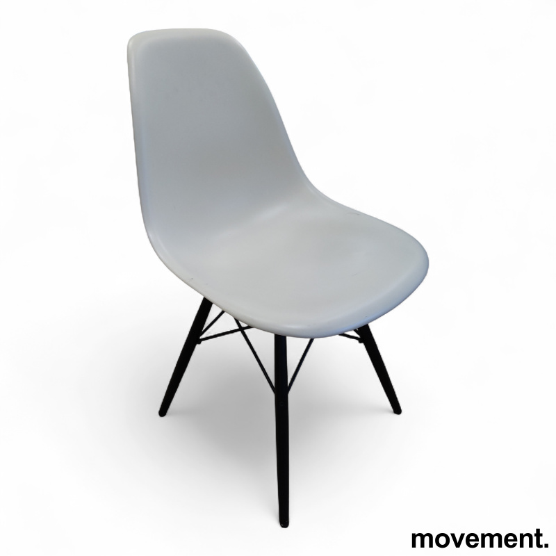 Eames Plastic Side Chair DSW Hvitt - 1 / 2