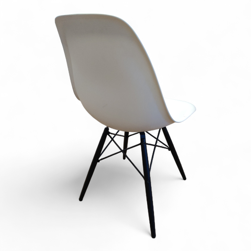 Eames Plastic Side Chair DSW Hvitt