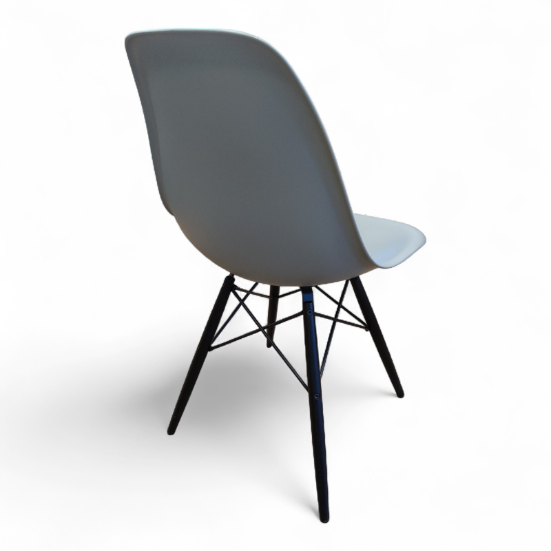 Eames Plastic Side Chair DSW