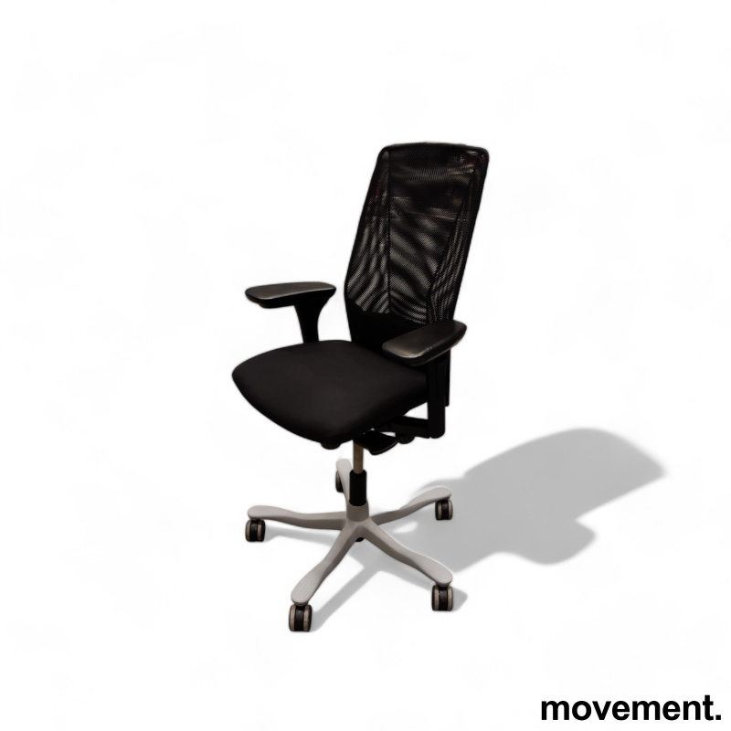 5000 med meshrygg og armlene Sort