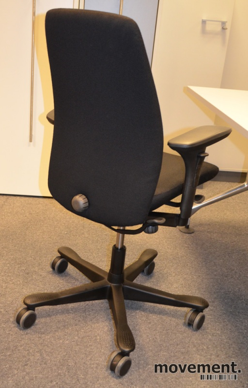 5000 med armlene Sort stoff