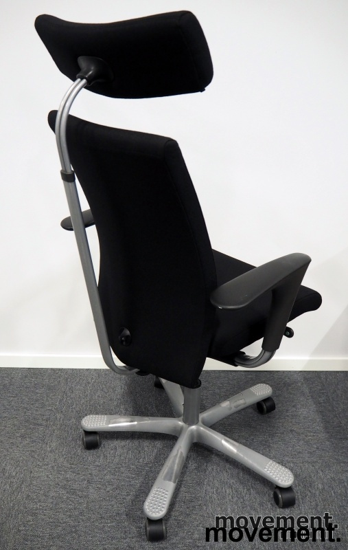 H04 4600 med nakkepute og armlene - 2 / 2