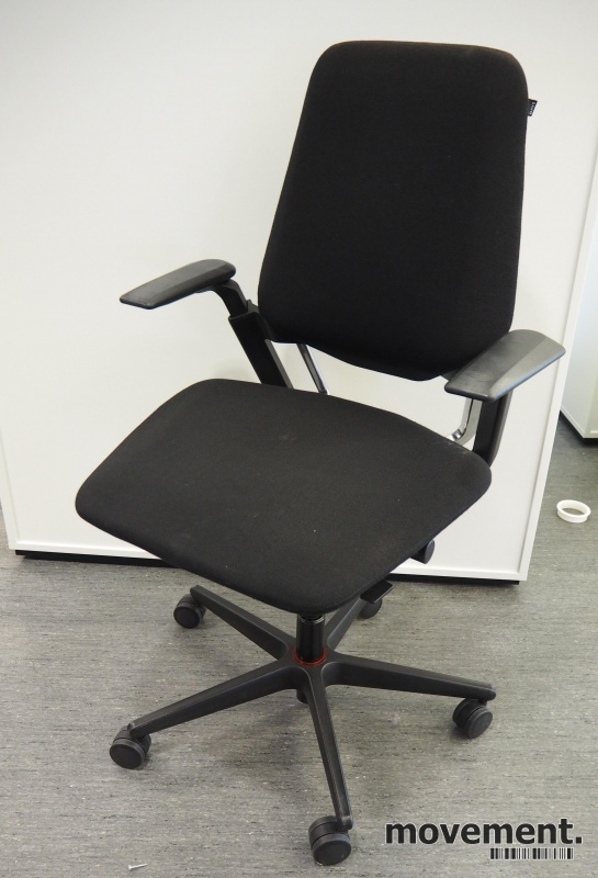 S3 med armlene Sort stoff (Gabriel