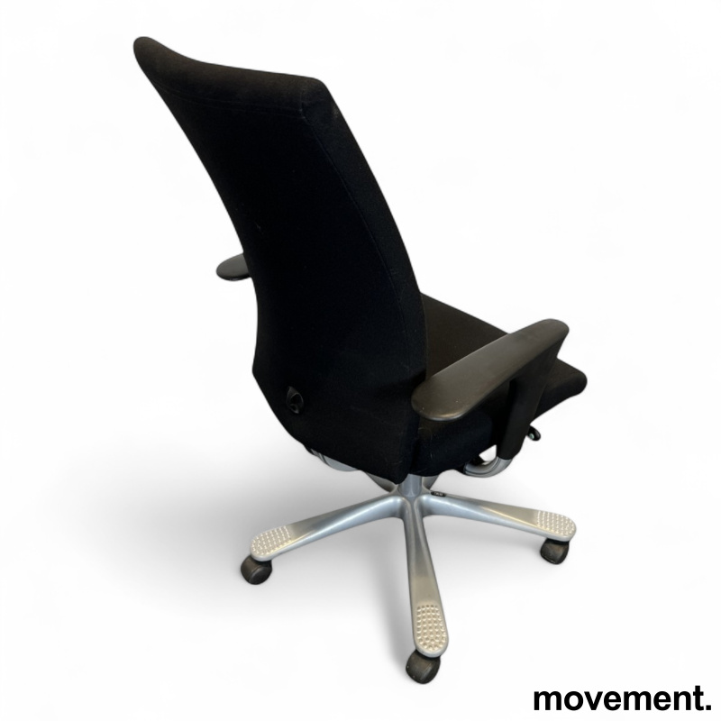 H04 4600 med armlene Sort stoff - 2 / 2