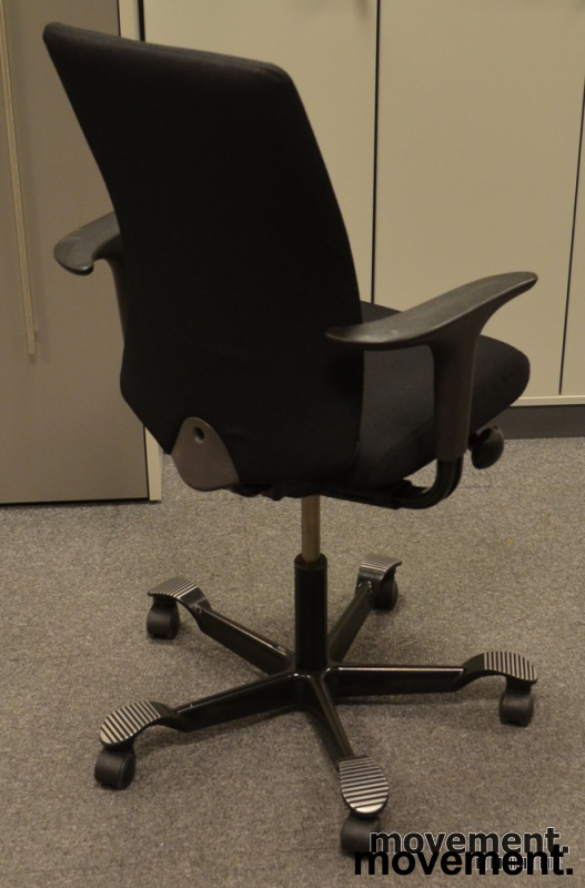 H05 5600 Swingback-armlene Sort - 3 / 3