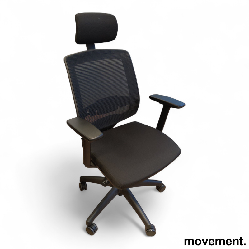 Stanley med nakkepute og armlene - 1 / 2