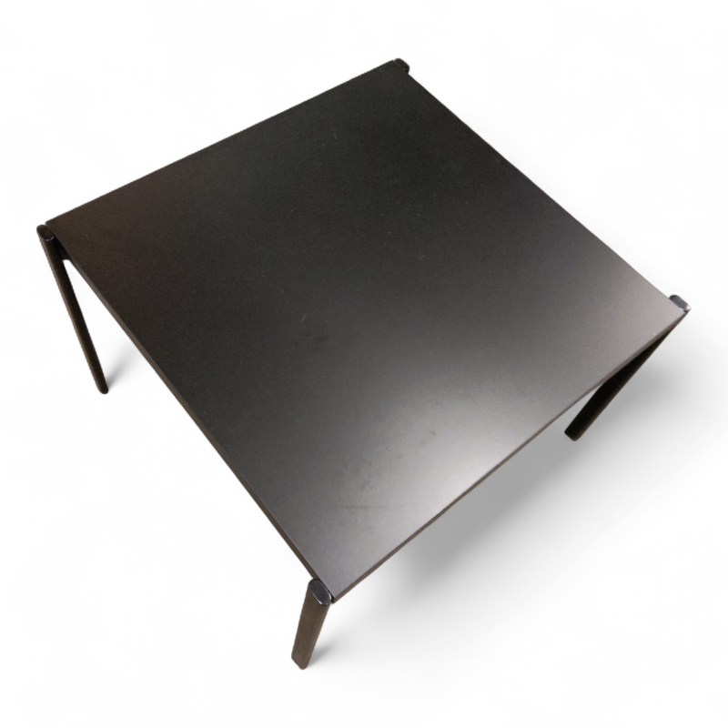 Kiki low table Sort, Pent brukt