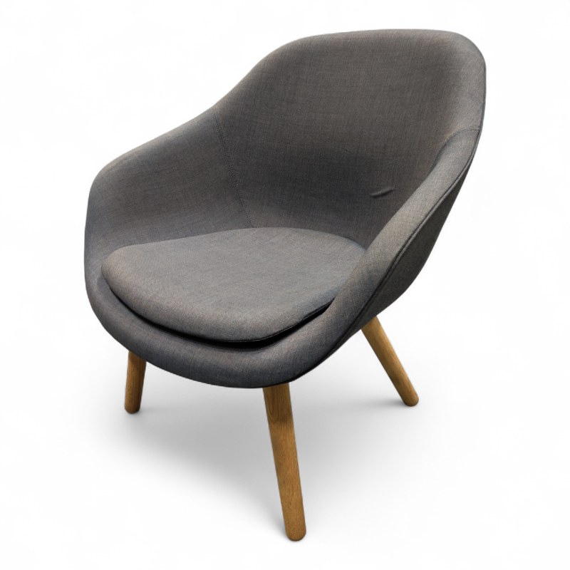 About a lounge AAL 82 med pute