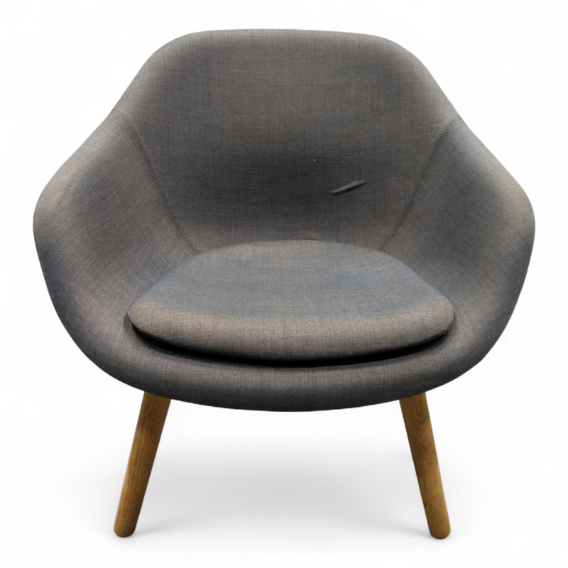 About a lounge AAL 82 med pute