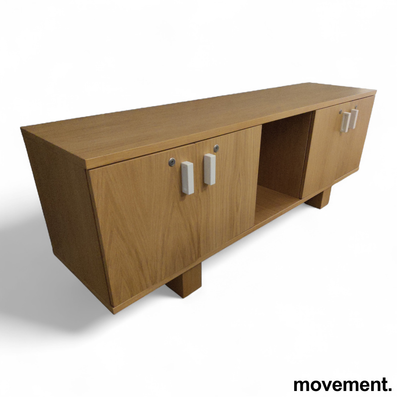 Skjenk 180x45cm Eik, Pent brukt - 1 / 5