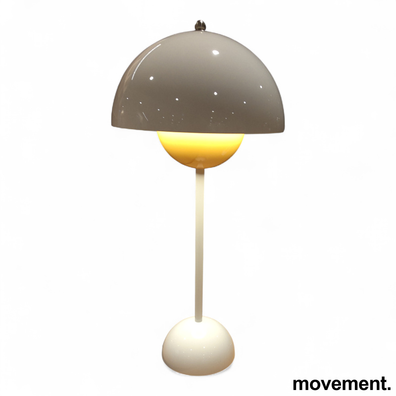 Flowerpot VP3 bordlampe Hvit og - 1 / 3