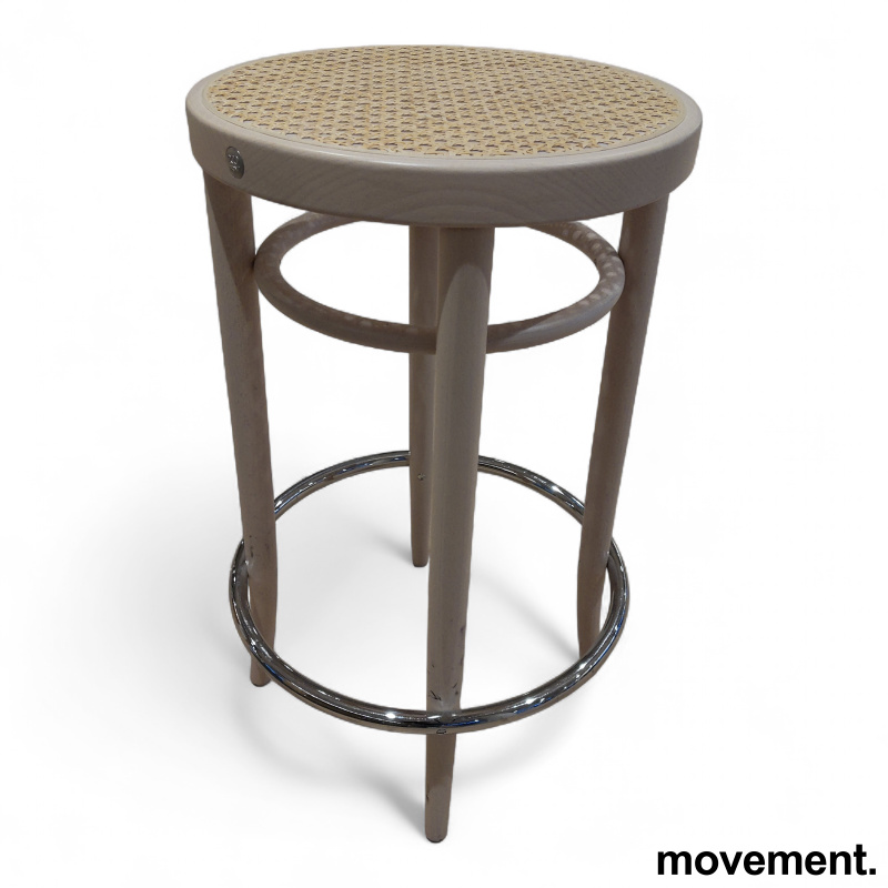 204 RH Bentwood stool  Hvitlasert - 1 / 2