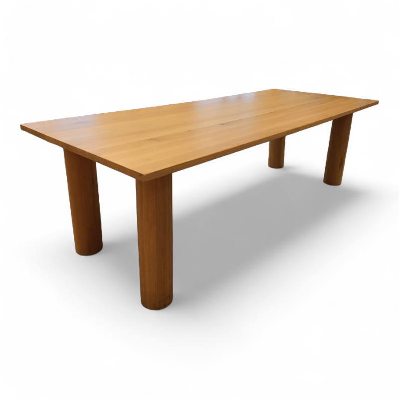 Møtebord 240x100cm Eikeplate runde