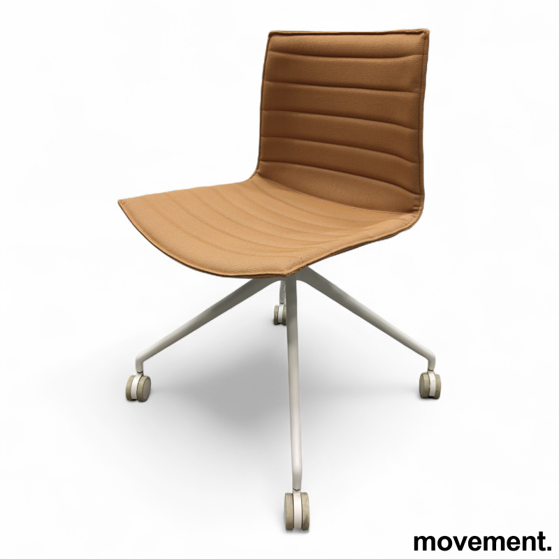 Catifa 46 fullpolstret med hjul - 1 / 3